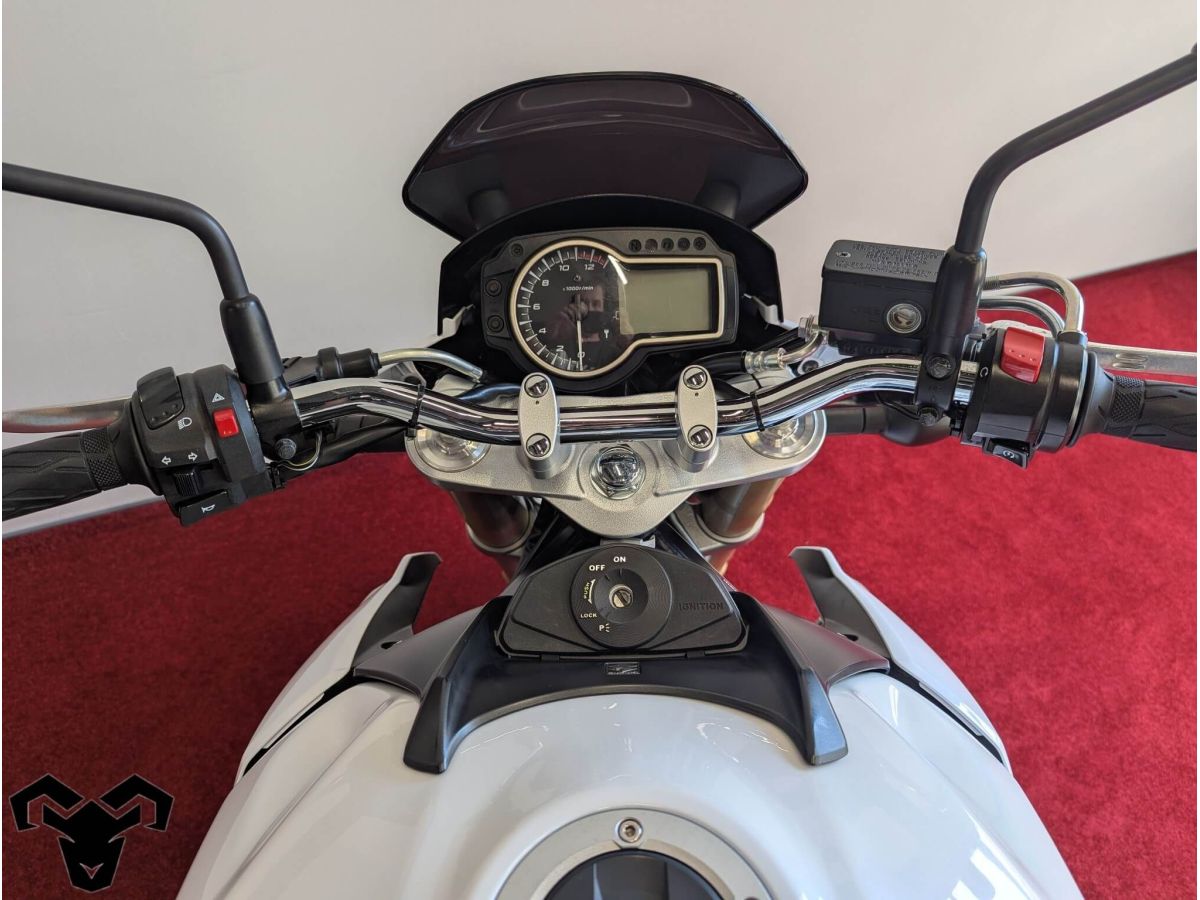 Motocicleta second hand Suzuki GSR 750, 2012, 749 cc, 105 cp, 48328 km