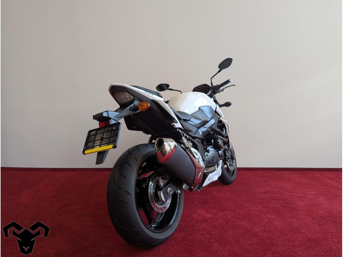 Motocicleta second hand Suzuki GSR 750, 2012, 749 cc, 105 cp, 48328 km