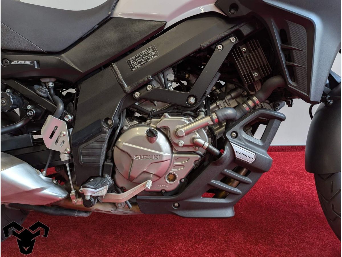 Motocicleta second hand Suzuki V-Strom 650 XT ABS, 2017, 645 cc, 70 cp, 56805 km